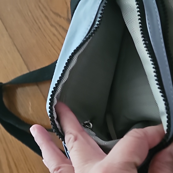 Womens Soulder Bag - Picture 3 of 7